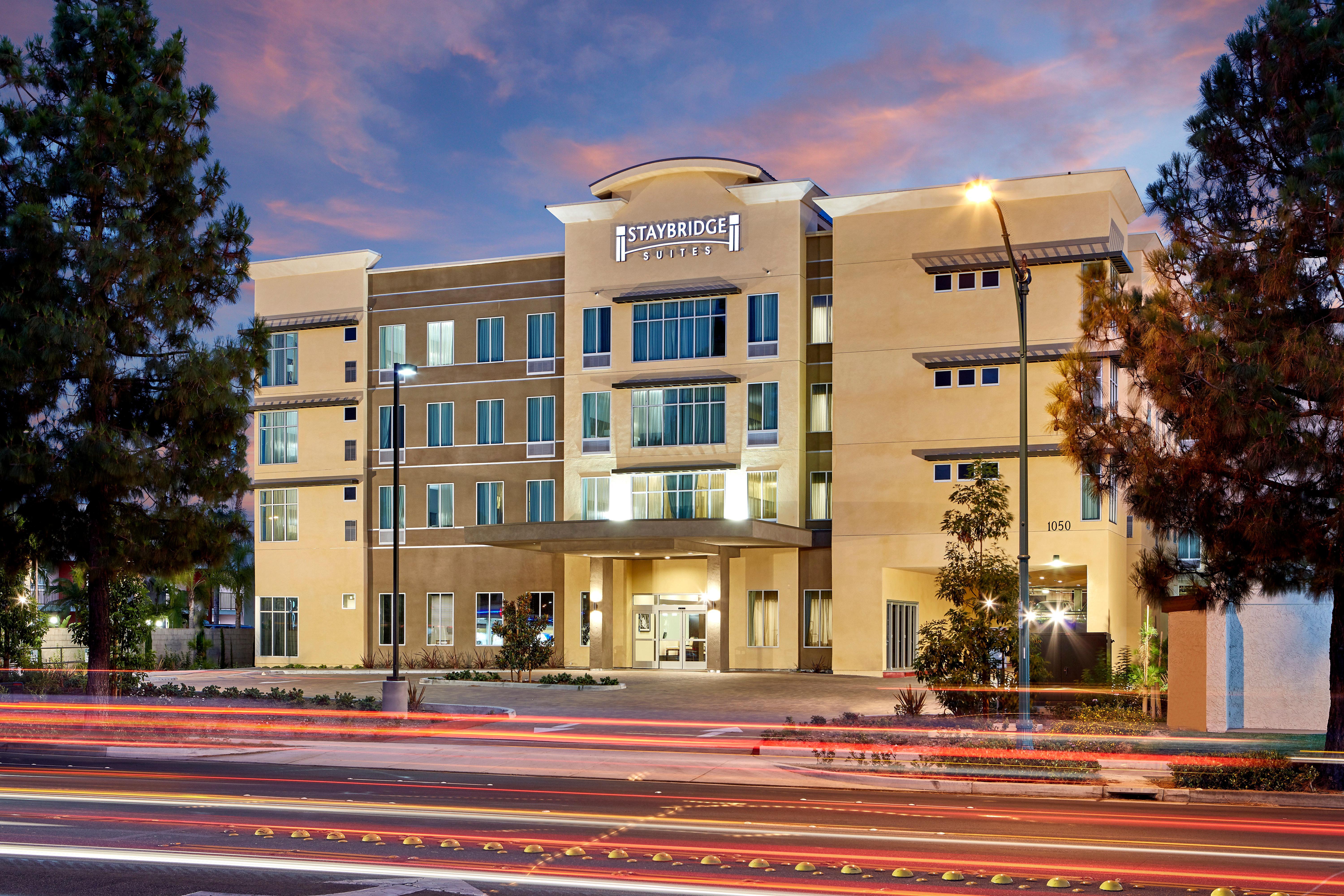 Staybridge Suites Anaheim At The Park By Ihg Bagian luar foto